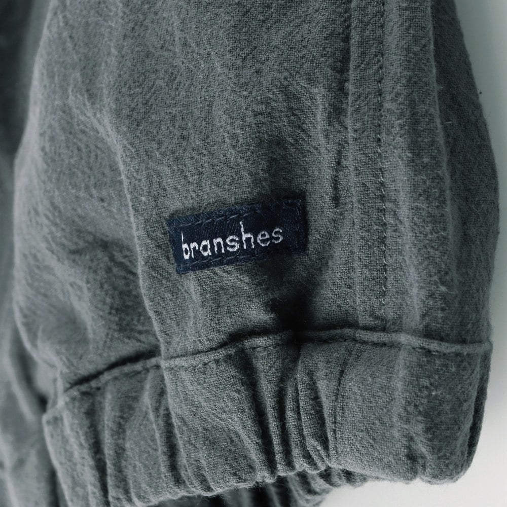 チャコールグレー