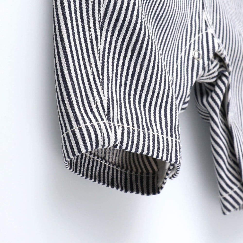 ネイビーブルー