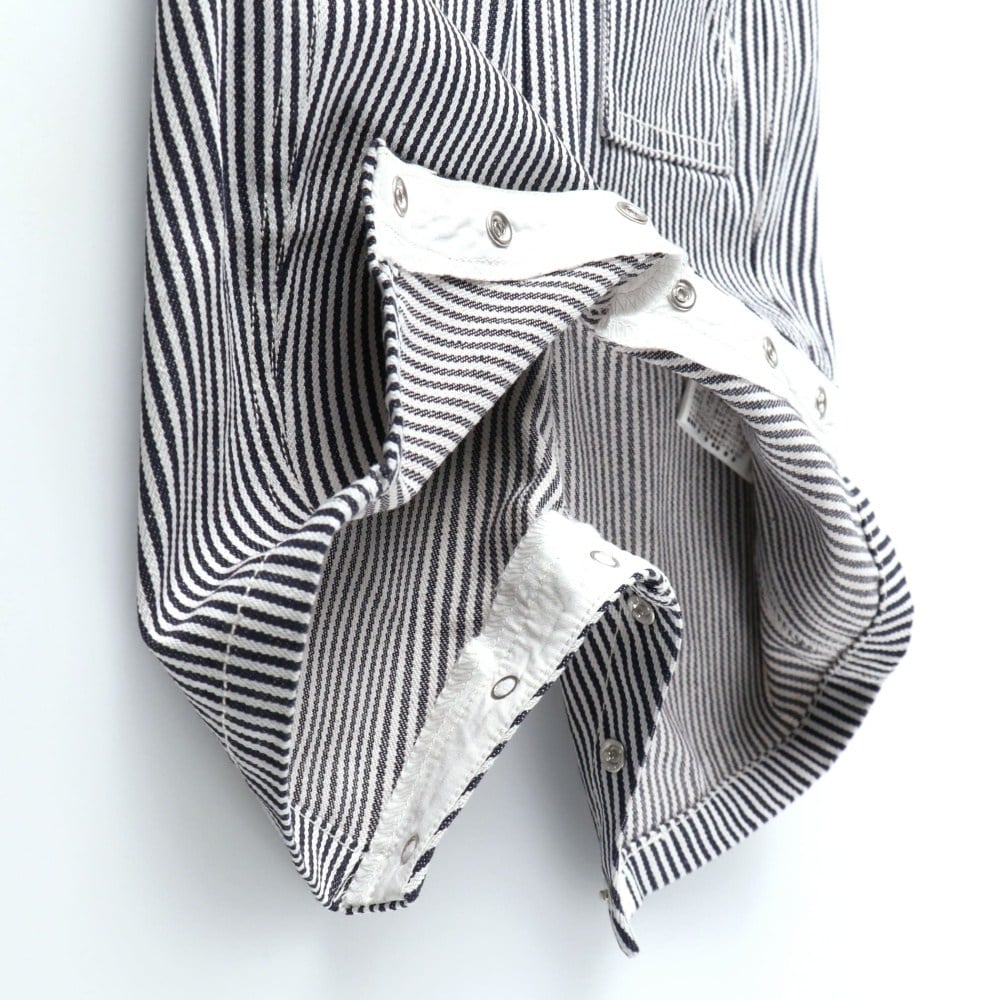 ネイビーブルー