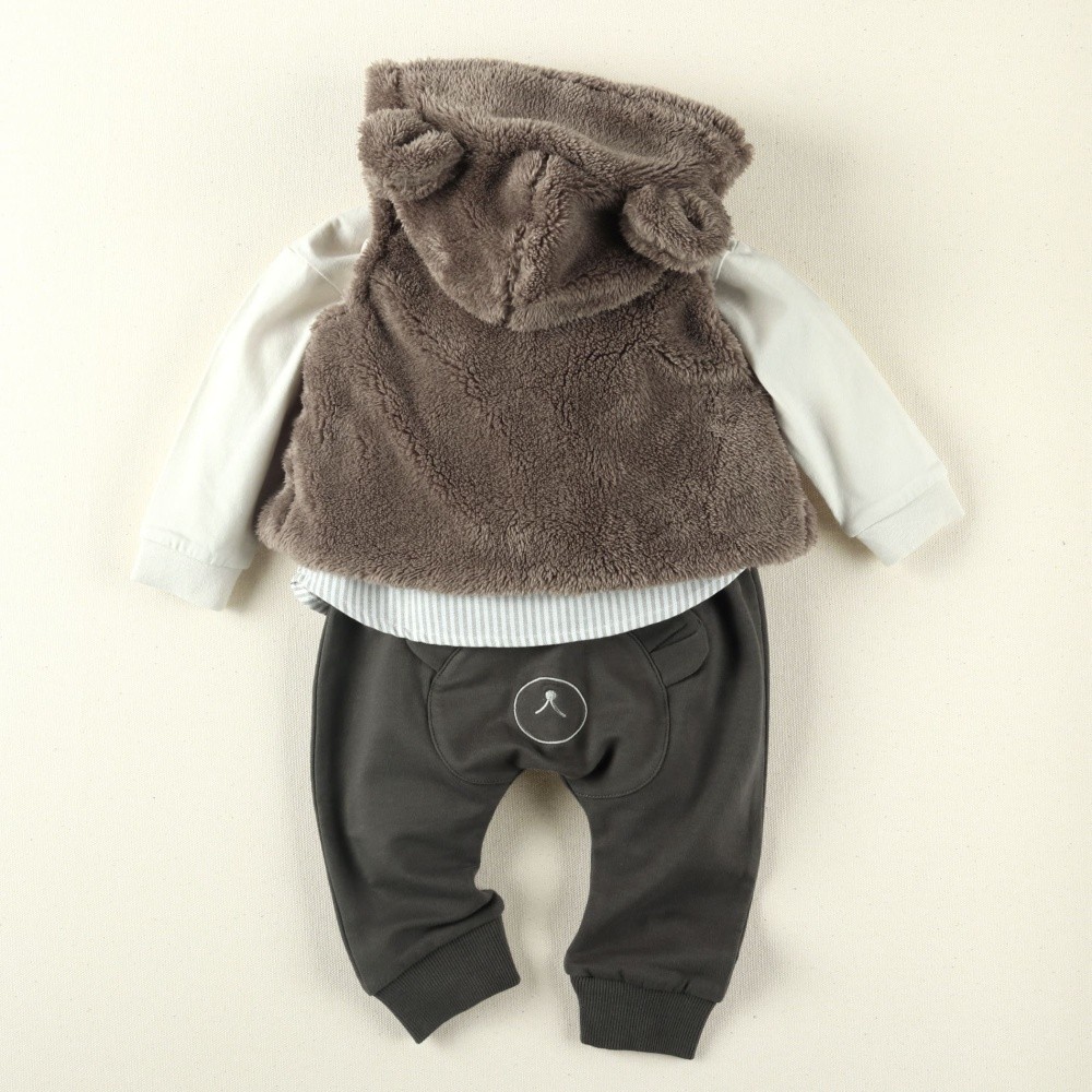 チャコールグレー