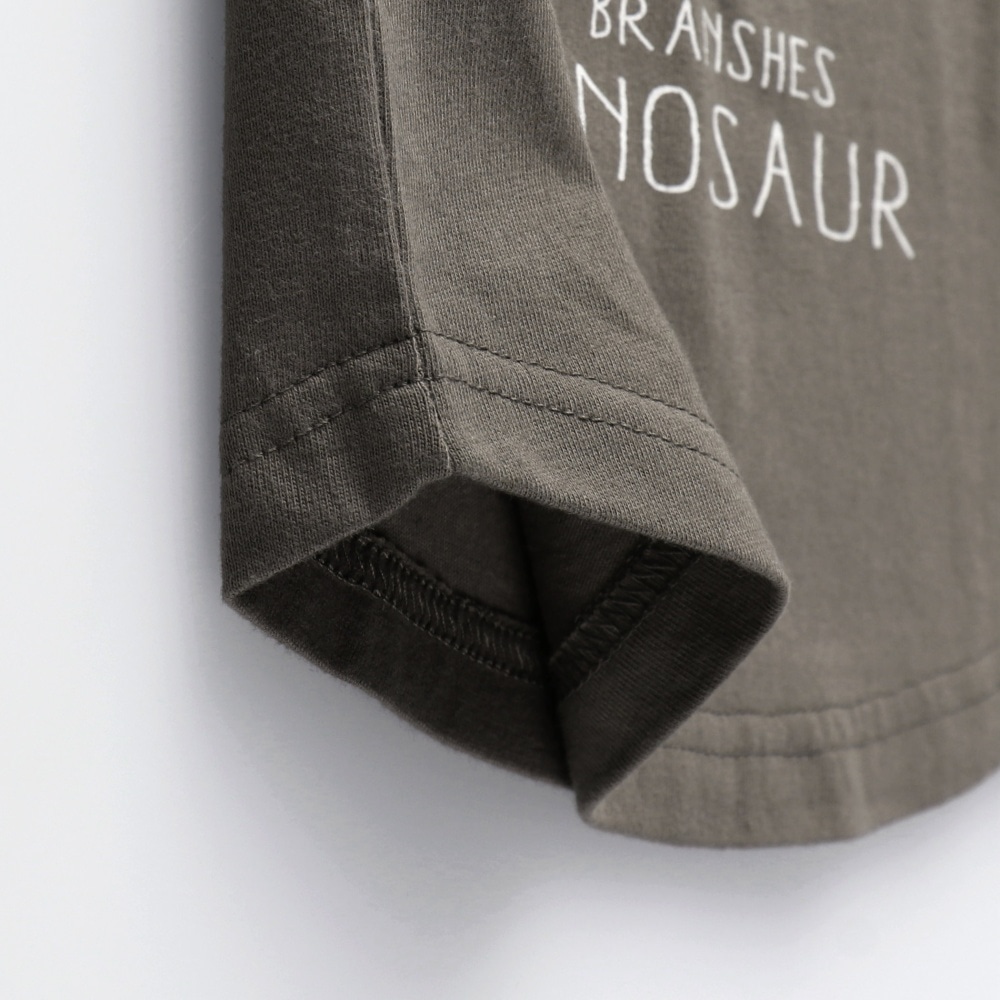 チャコールグレー