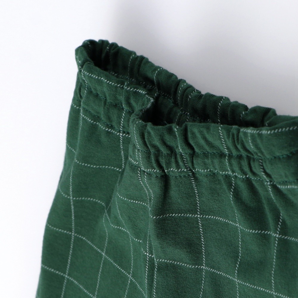 ダークグリーン