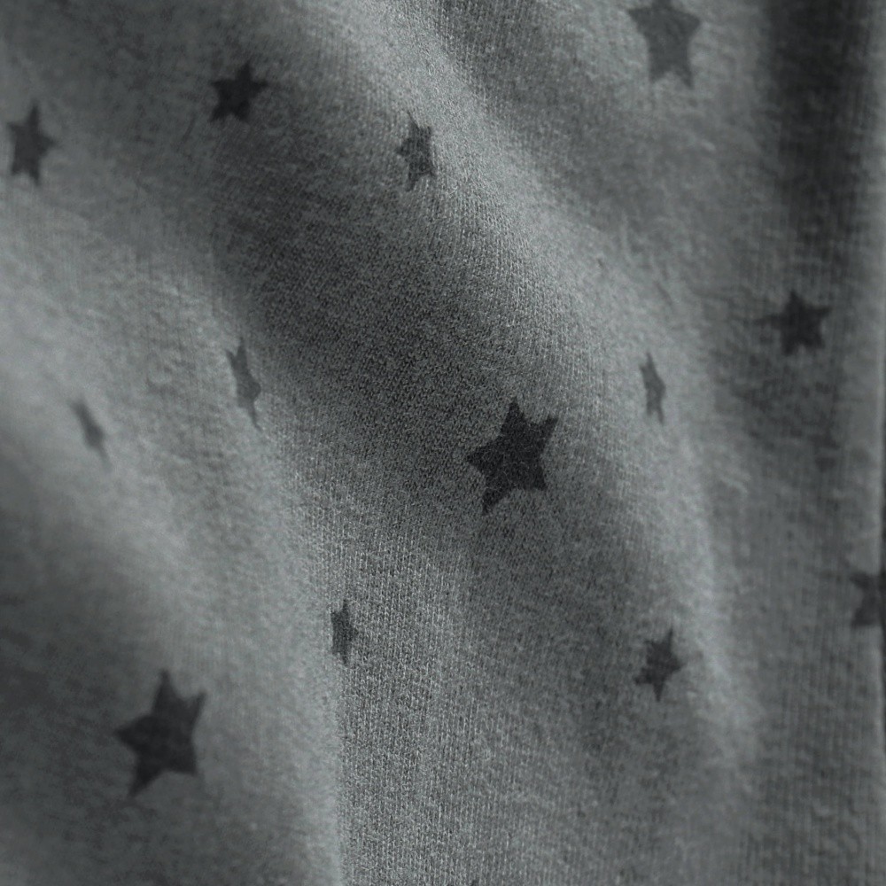 チャコールグレー