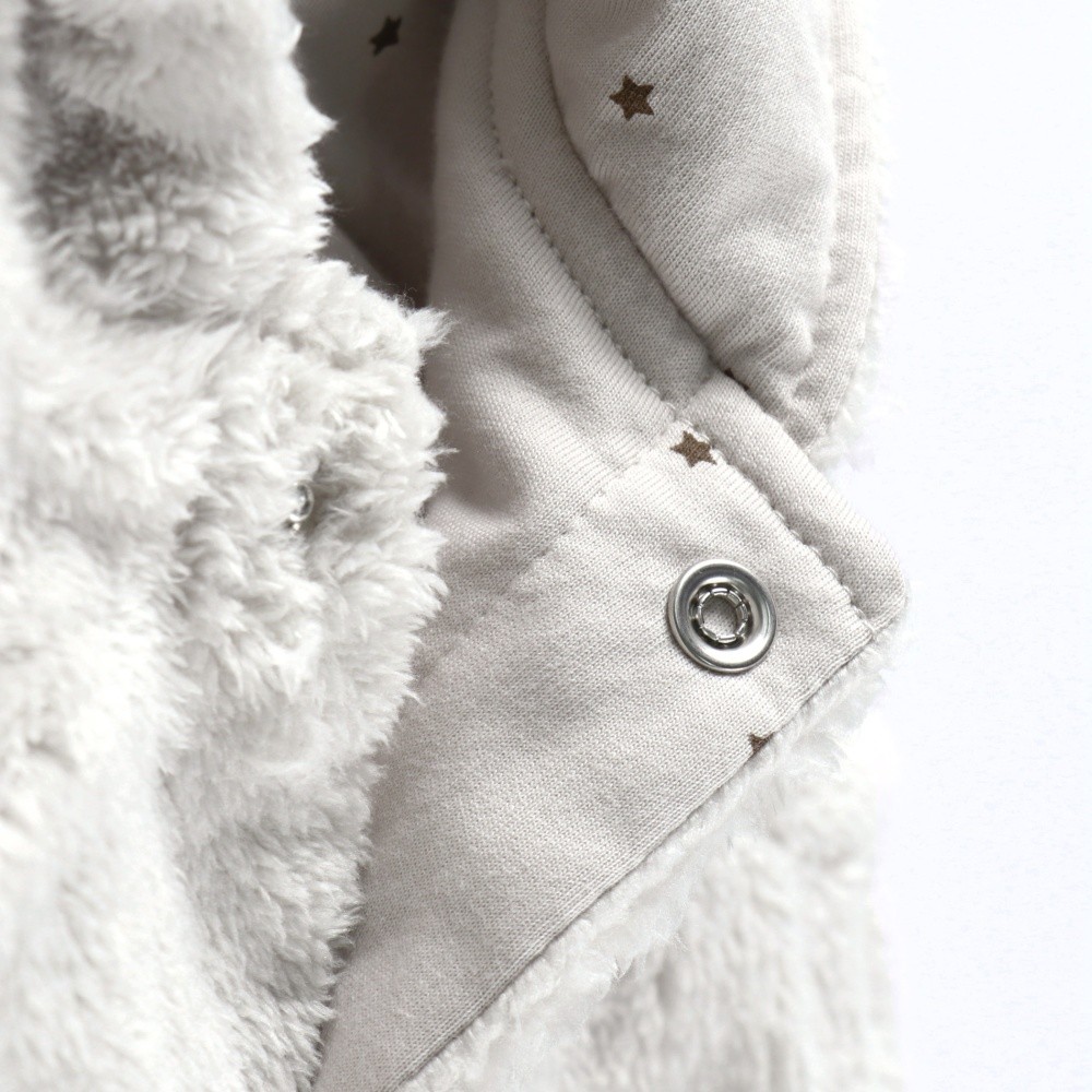 ライトベージュ