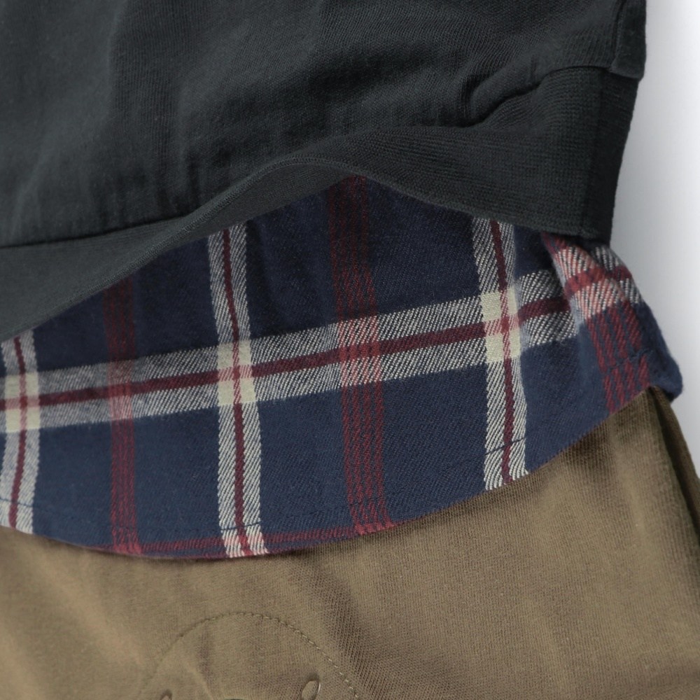 チャコールグレー