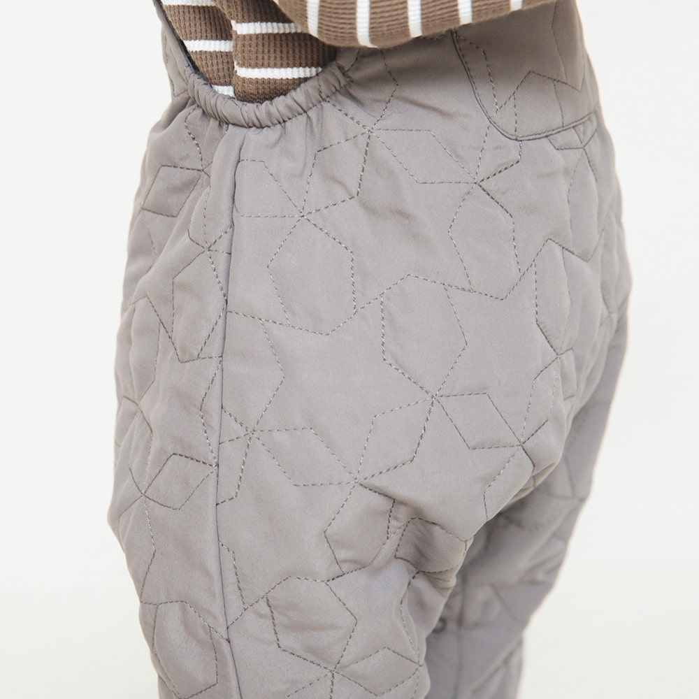 チャコールグレー