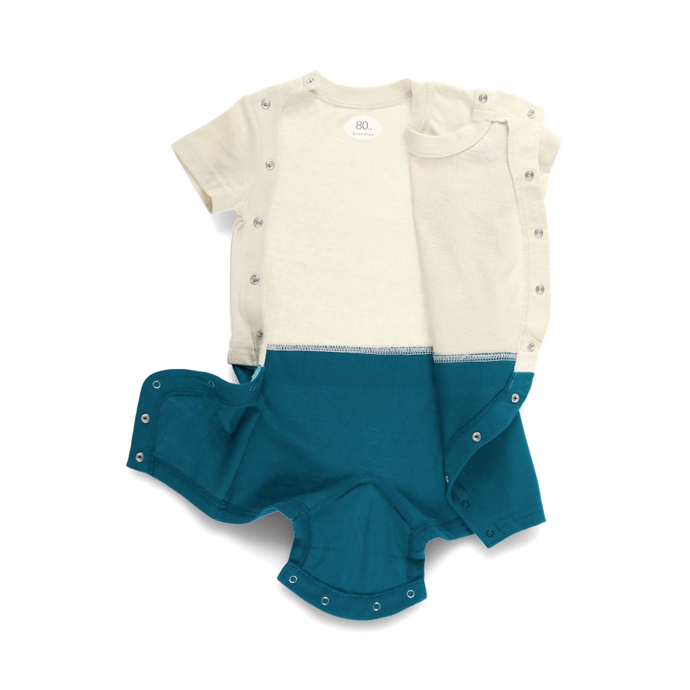 ライトベージュ