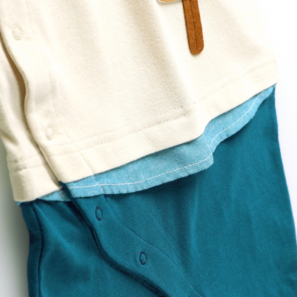 ライトベージュ