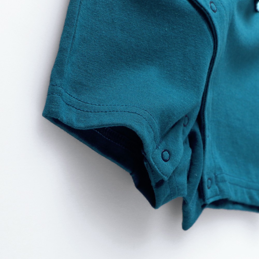 ライトベージュ