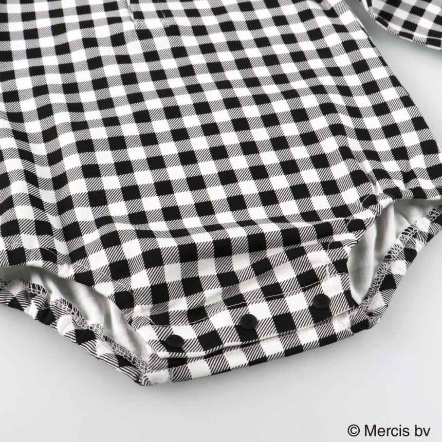 ブラック
