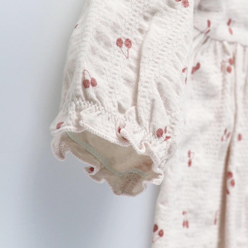 ライトベージュ