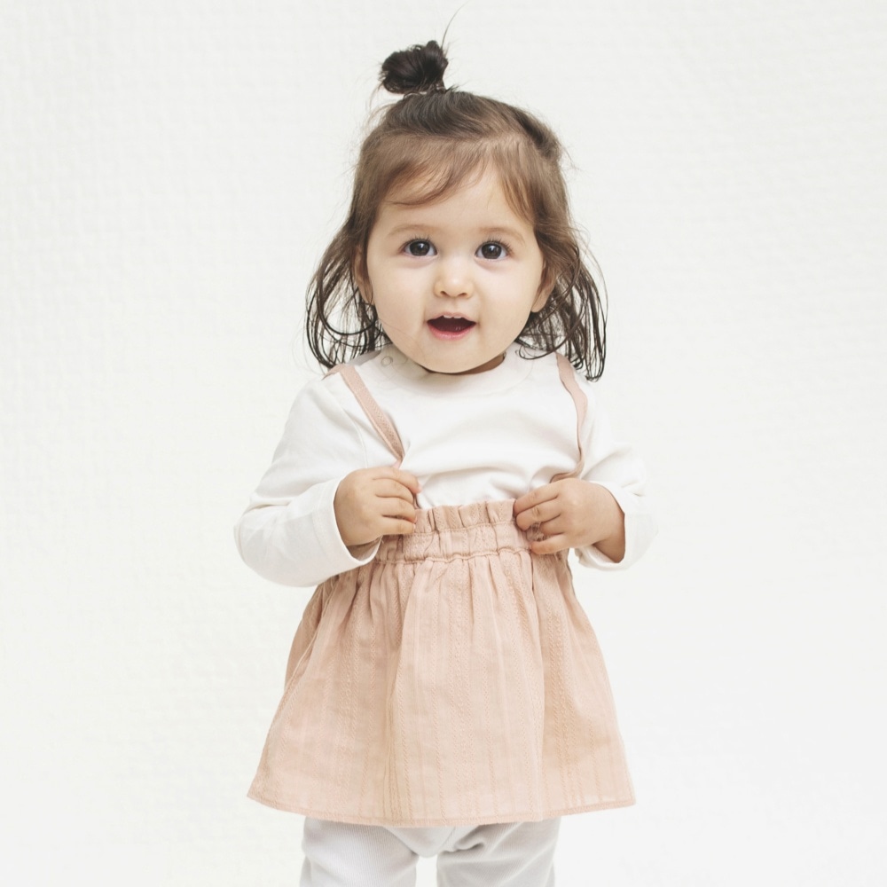 サーモンピンク