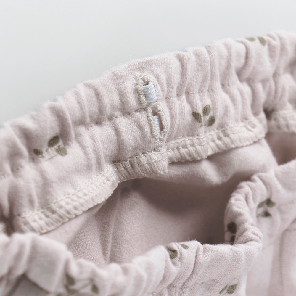 ピンクベージュ