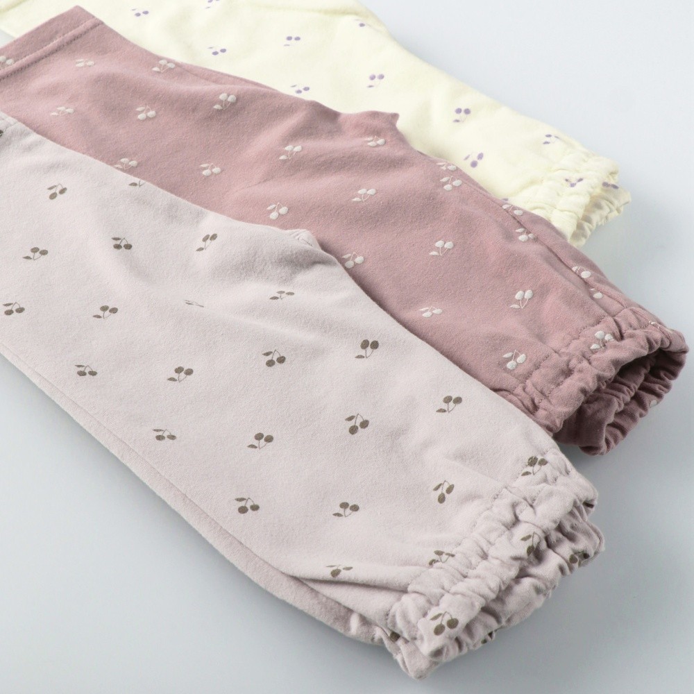 ピンクベージュ