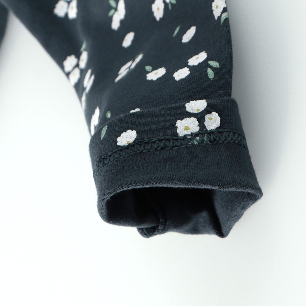 ネイビーブルー