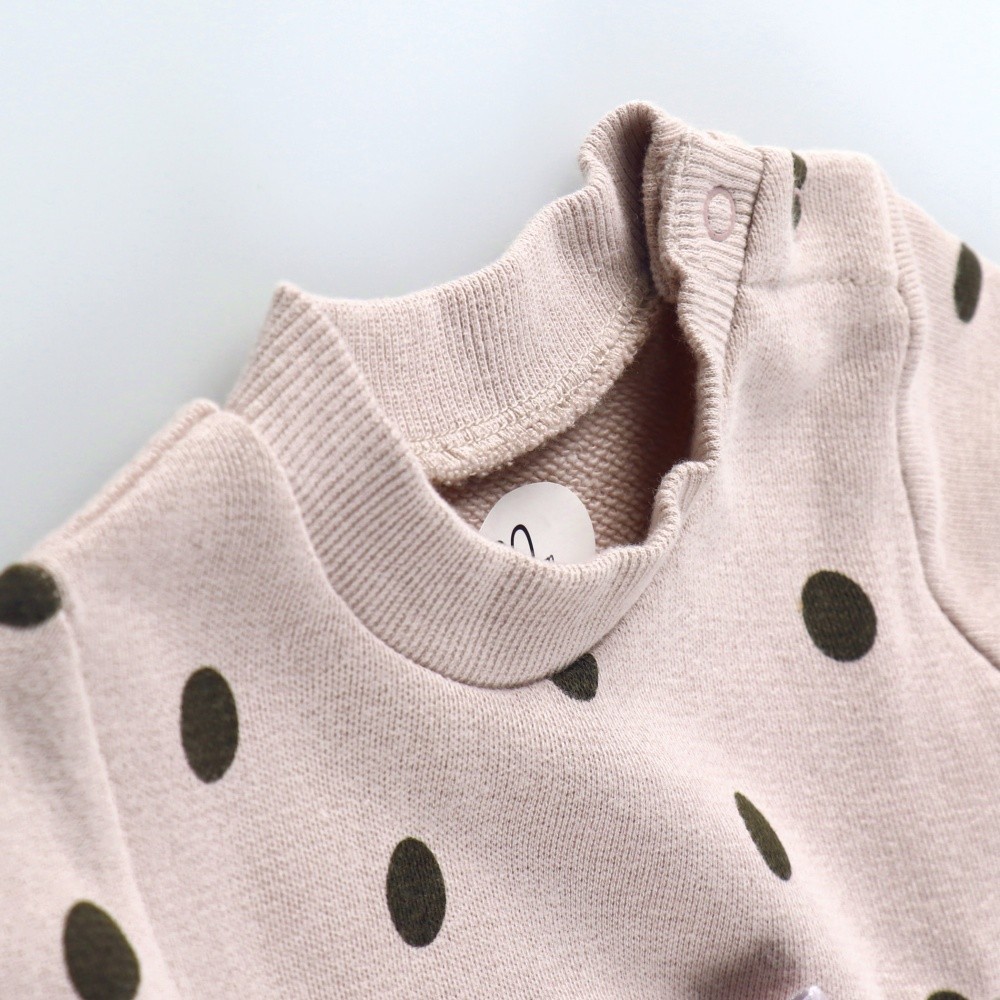 ピンクベージュ