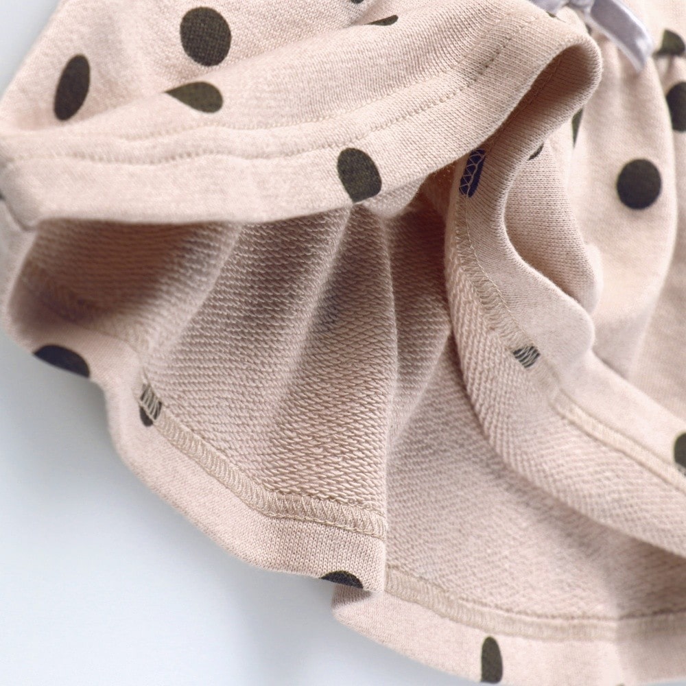 ピンクベージュ