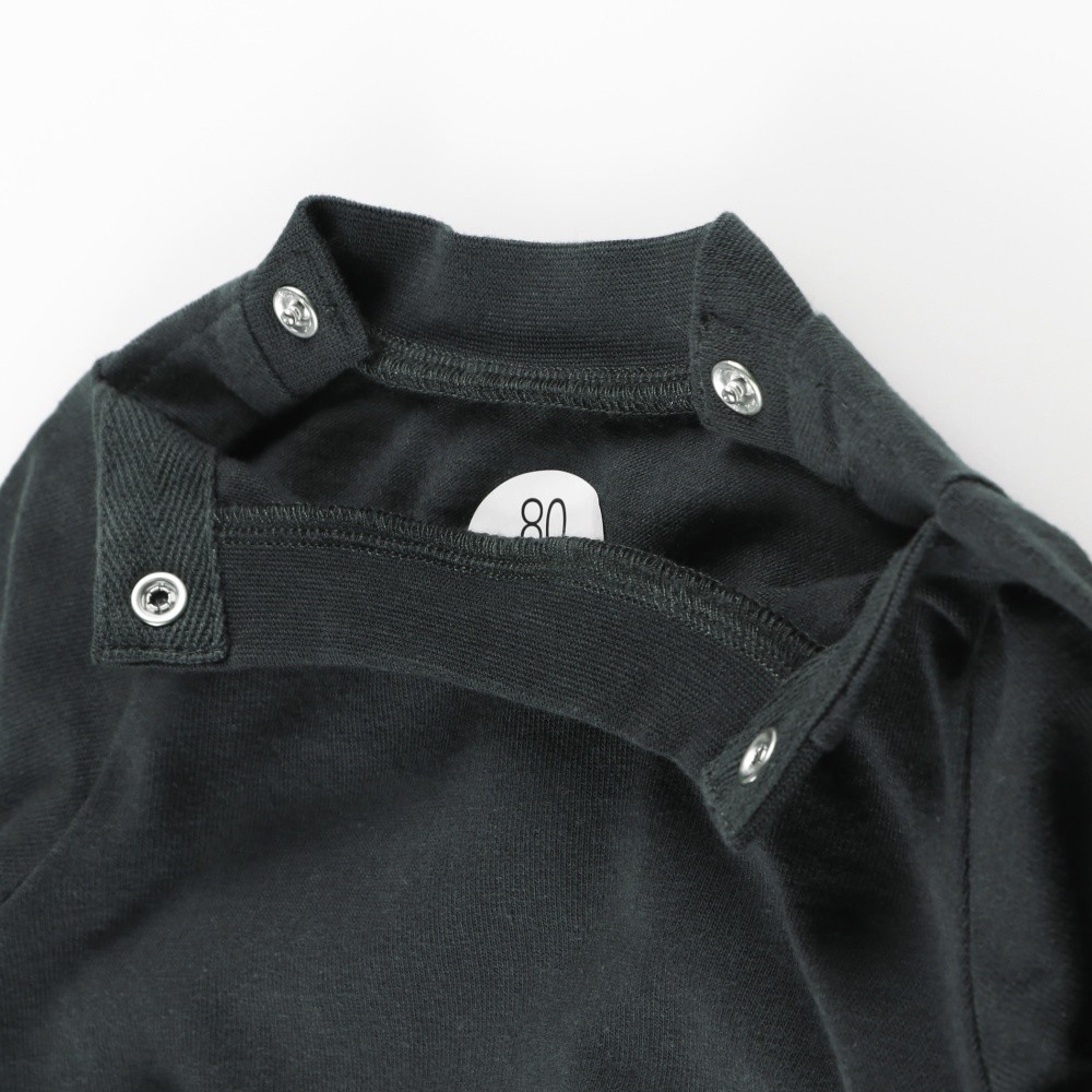 チャコールグレー