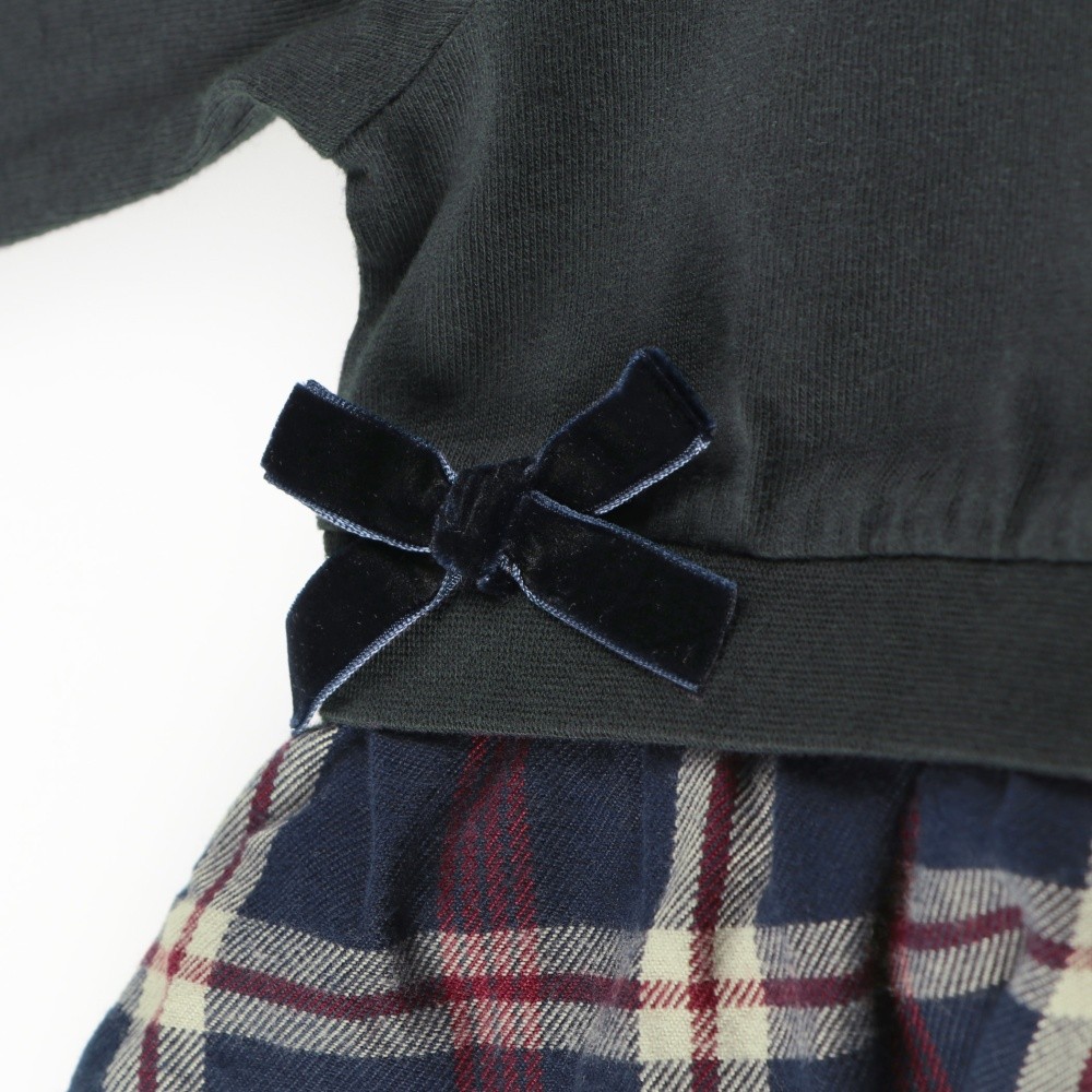 チャコールグレー