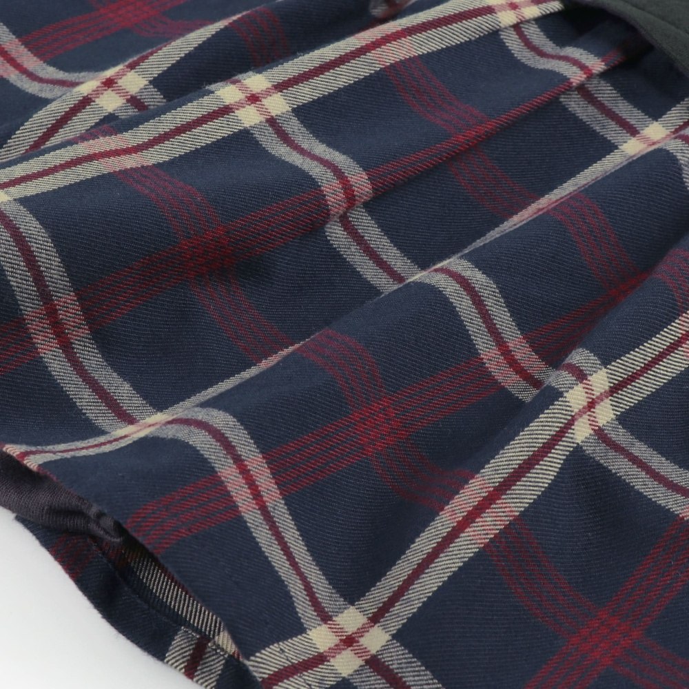 チャコールグレー