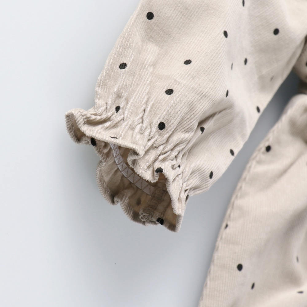 ピンクベージュ