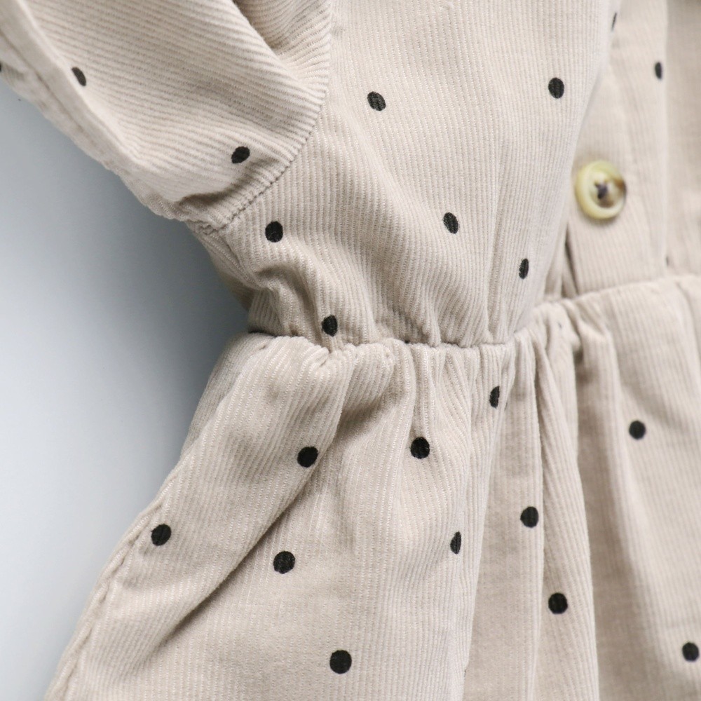 ピンクベージュ