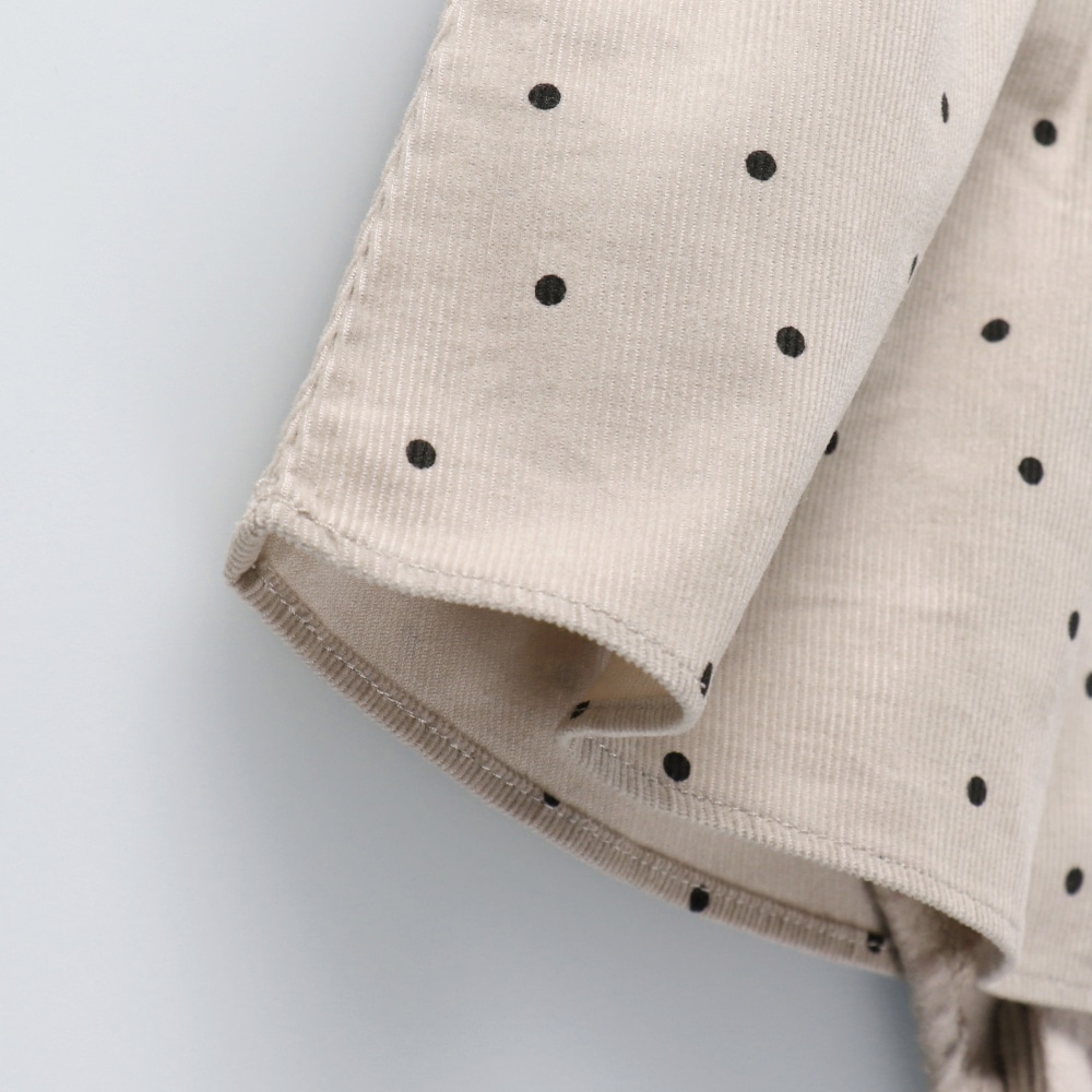 ピンクベージュ