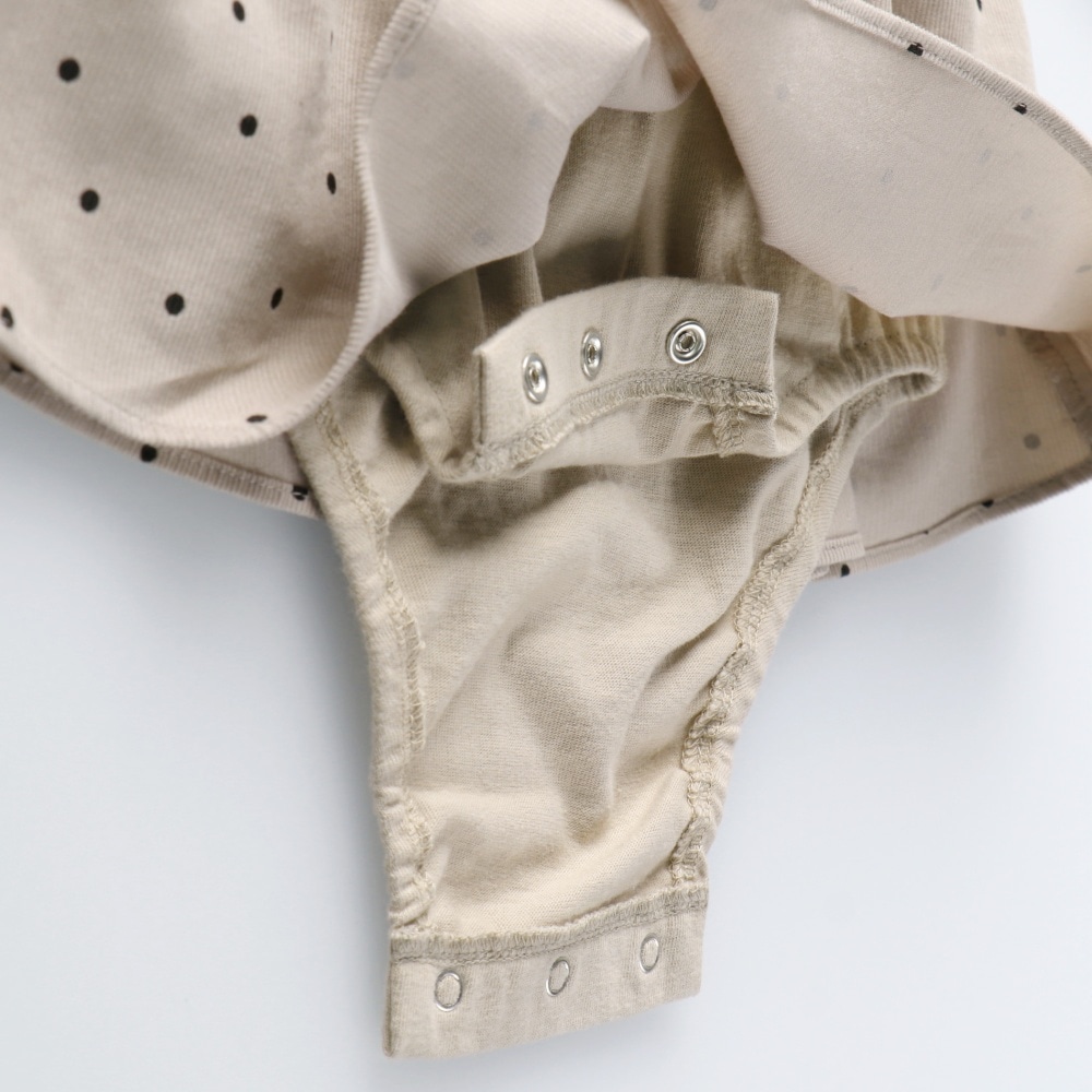 ピンクベージュ