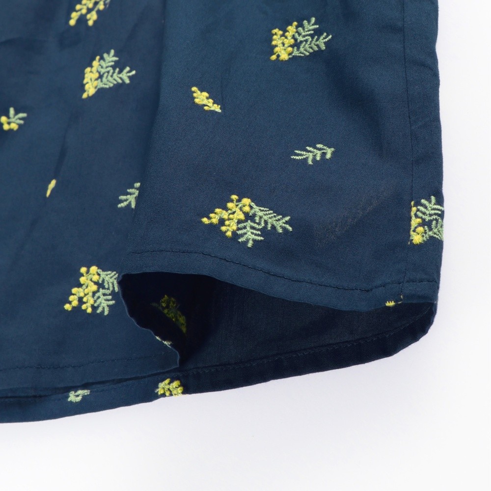 ネイビーブルー