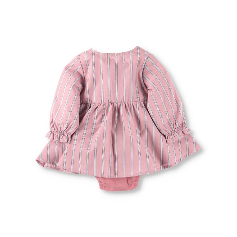 サーモンピンク