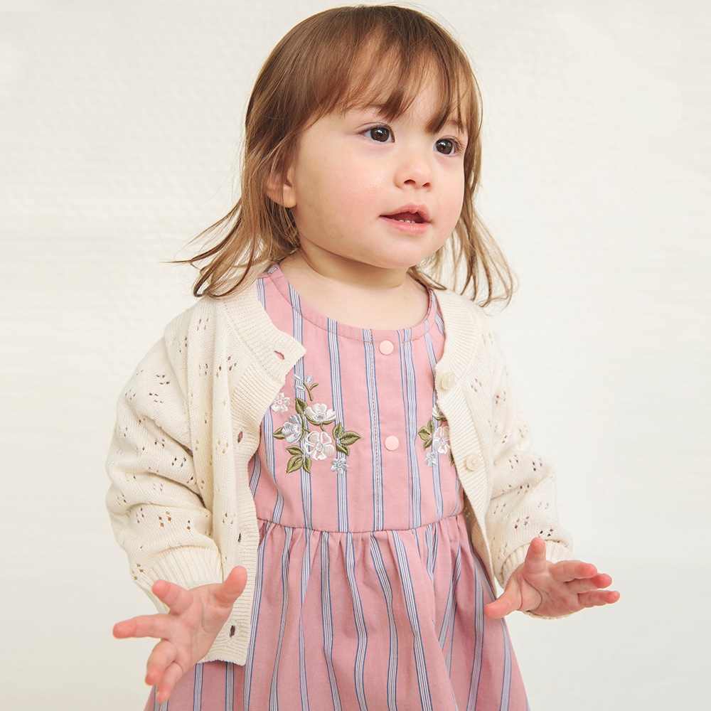 サーモンピンク