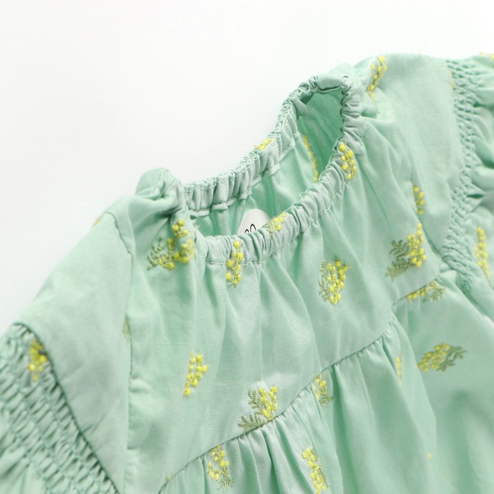 ライトグリーン