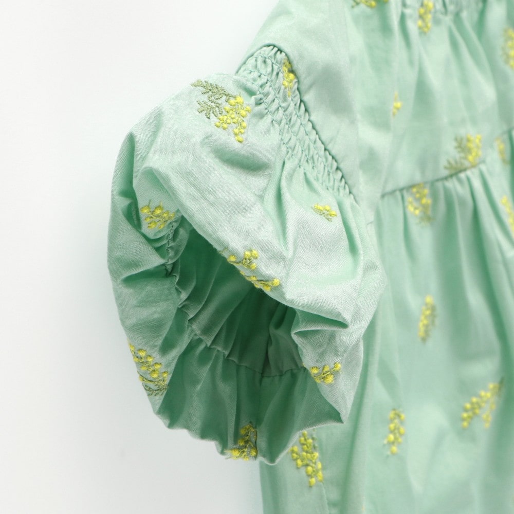 ライトグリーン