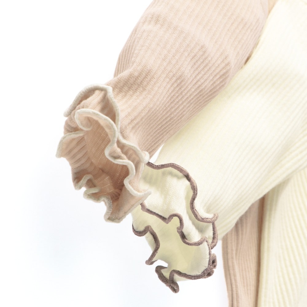 ピンクベージュ