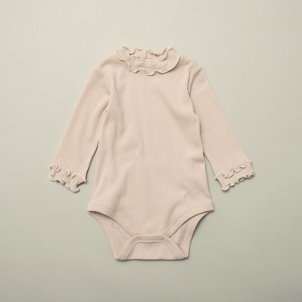 ピンクベージュ