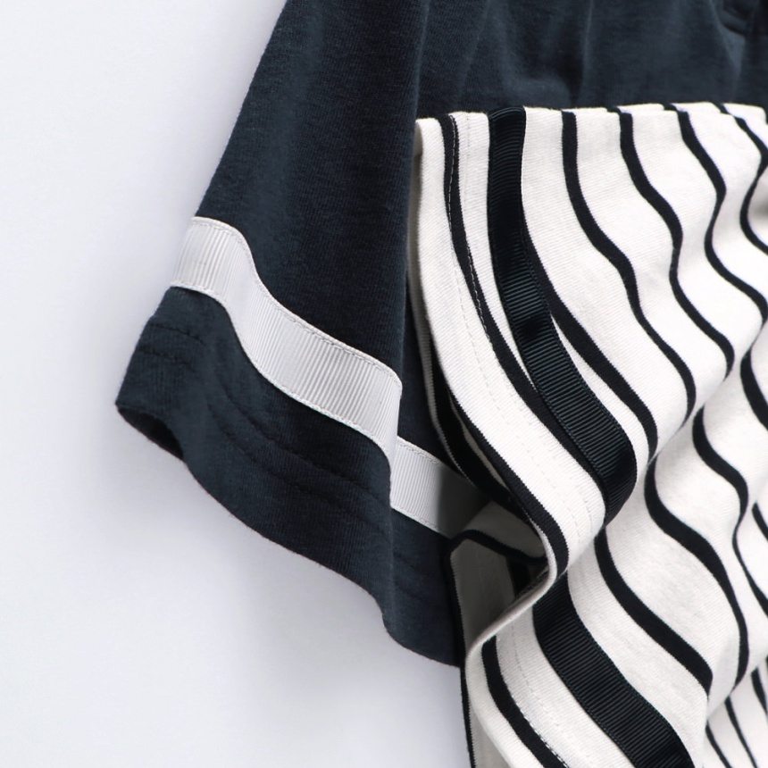 ネイビーブルー