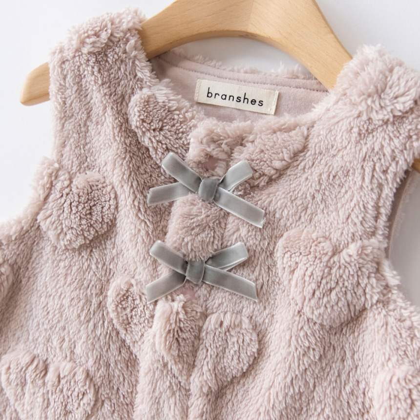 ピンクベージュ