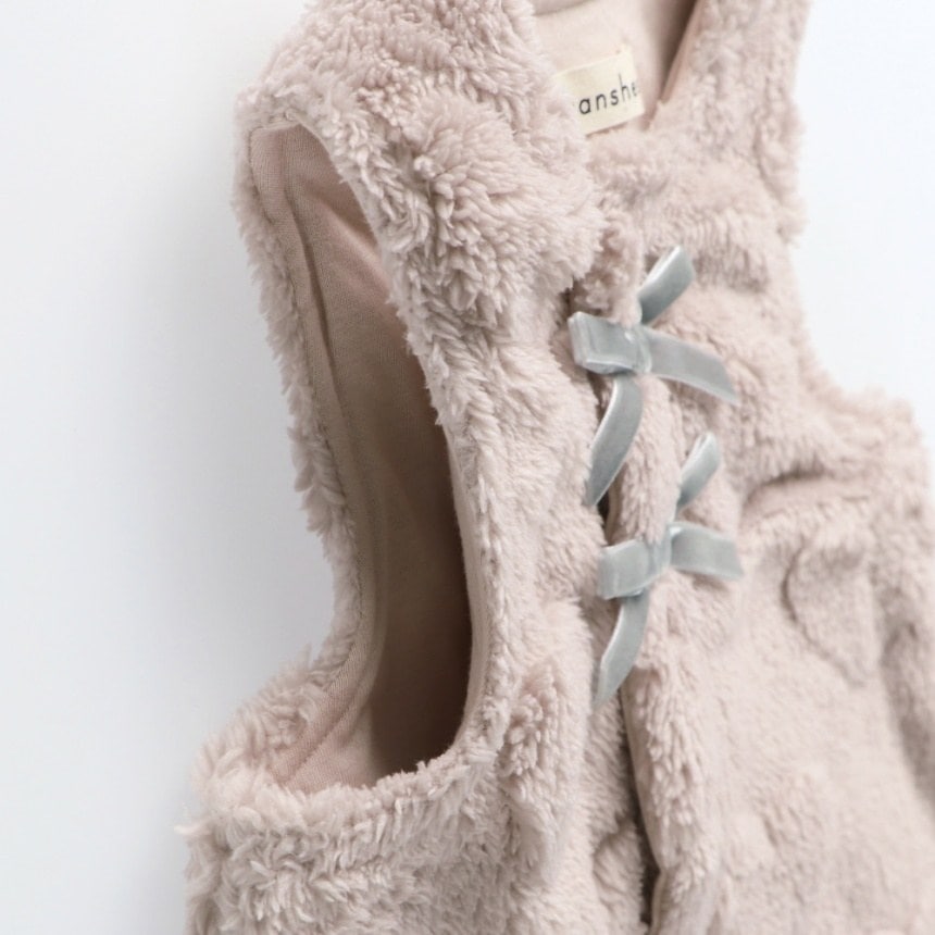 ピンクベージュ