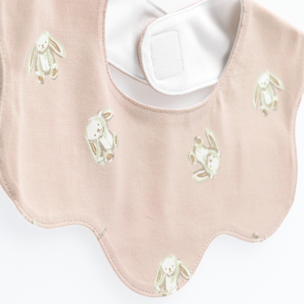 ピンクベージュ