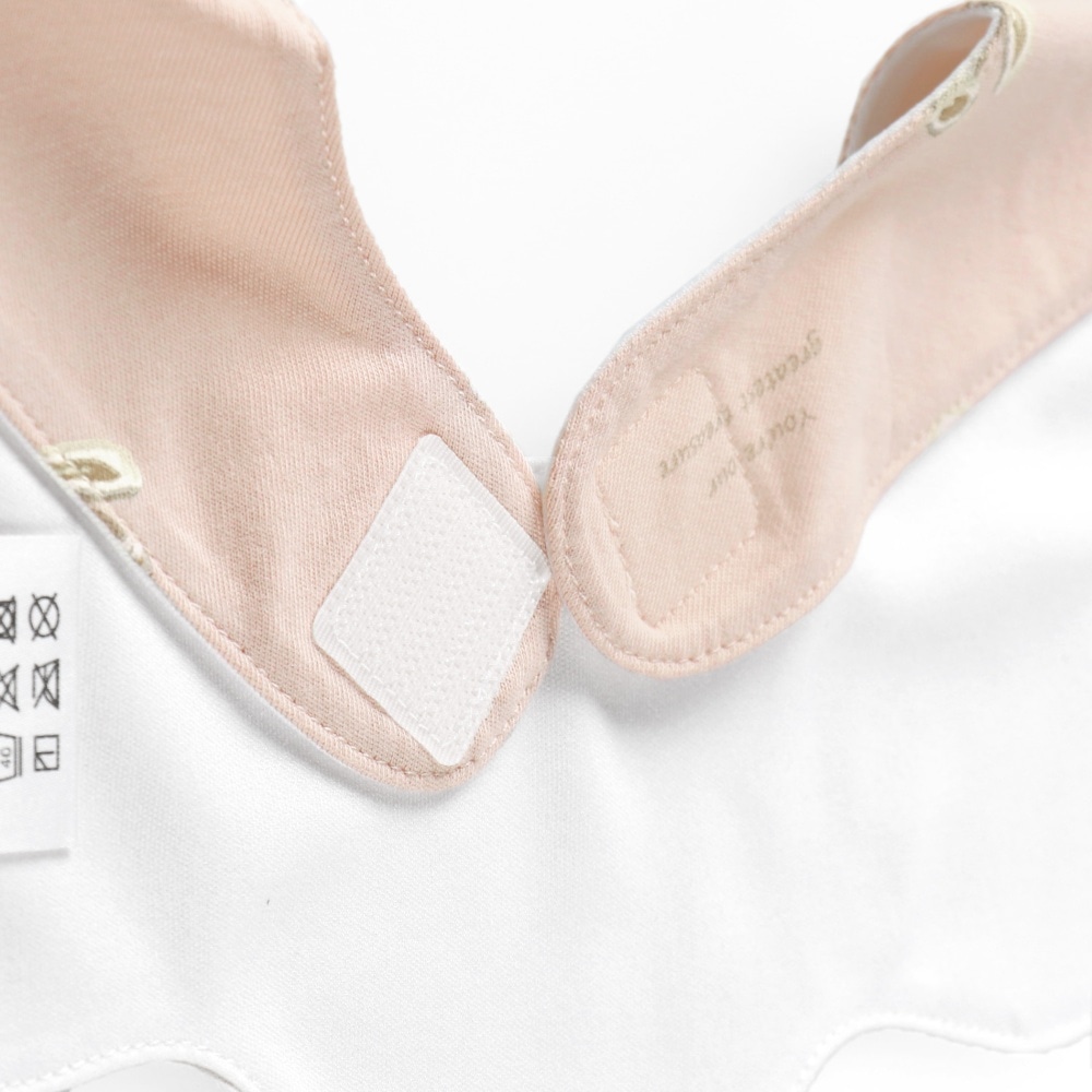 ピンクベージュ