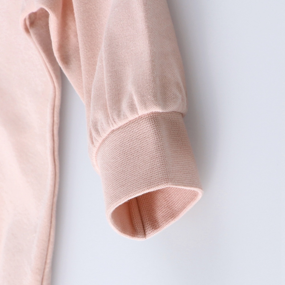 ピンクベージュ