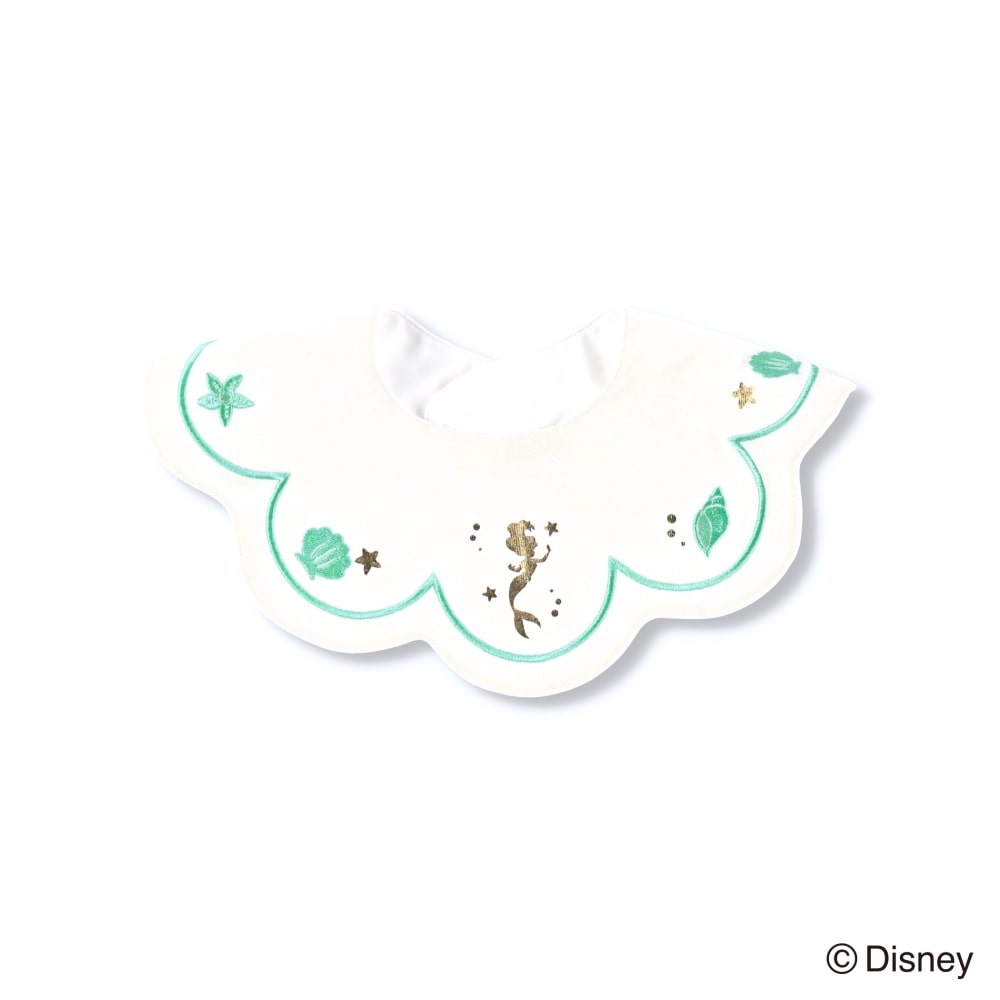 エメラルドグリーン