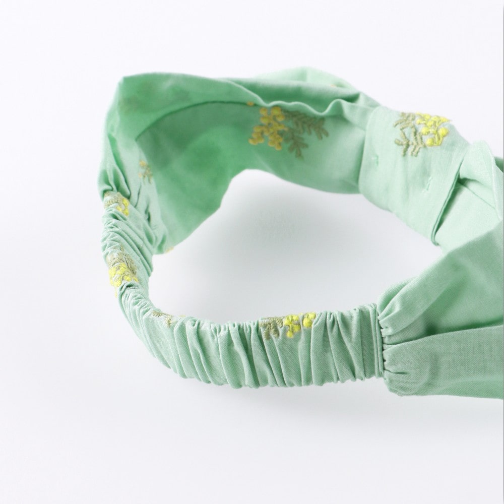 ライトグリーン