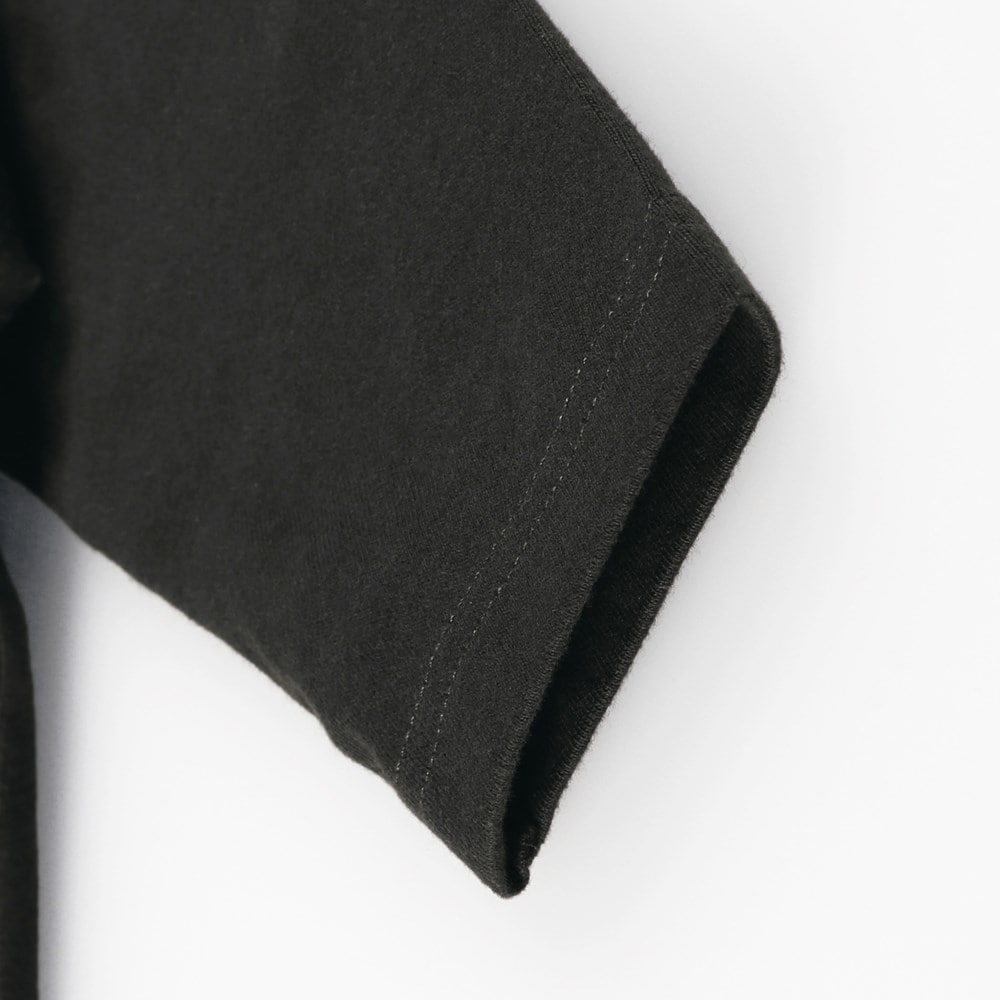 チャコールグレー