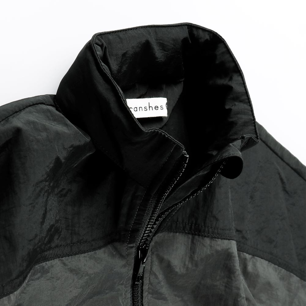 チャコールグレー