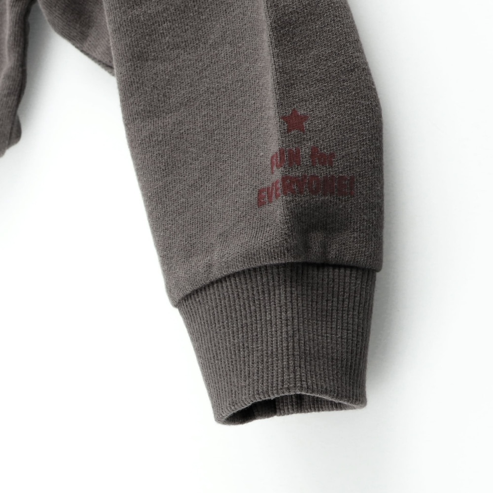 チャコールグレー