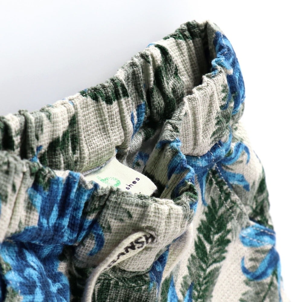 ライトベージュ