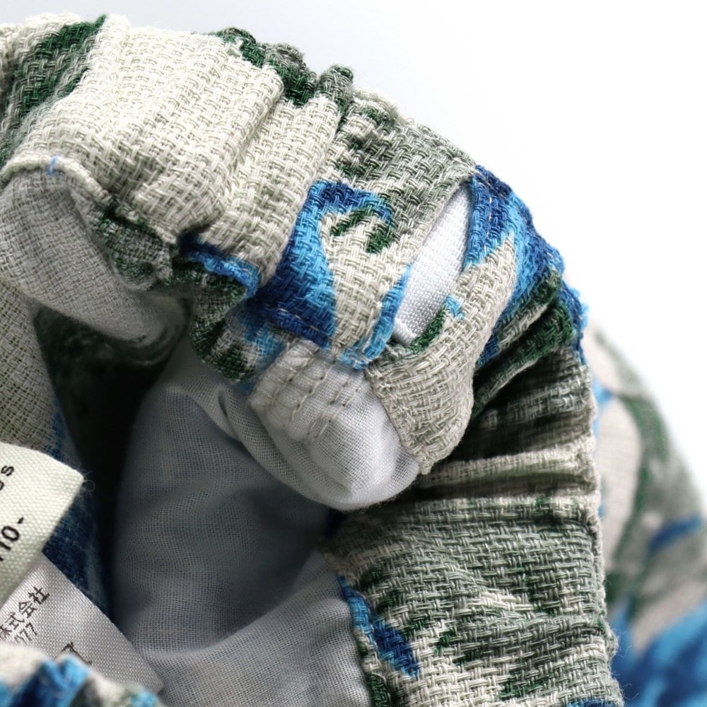 ライトベージュ