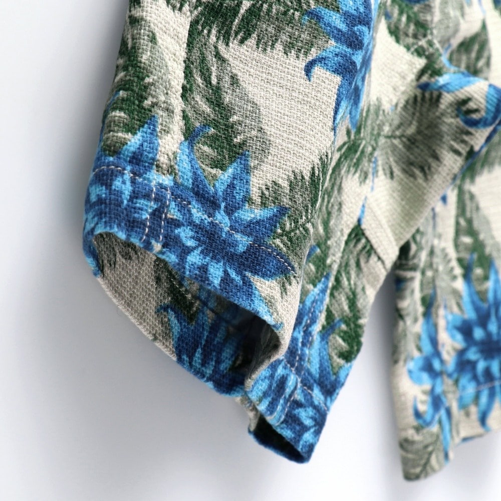 ライトベージュ