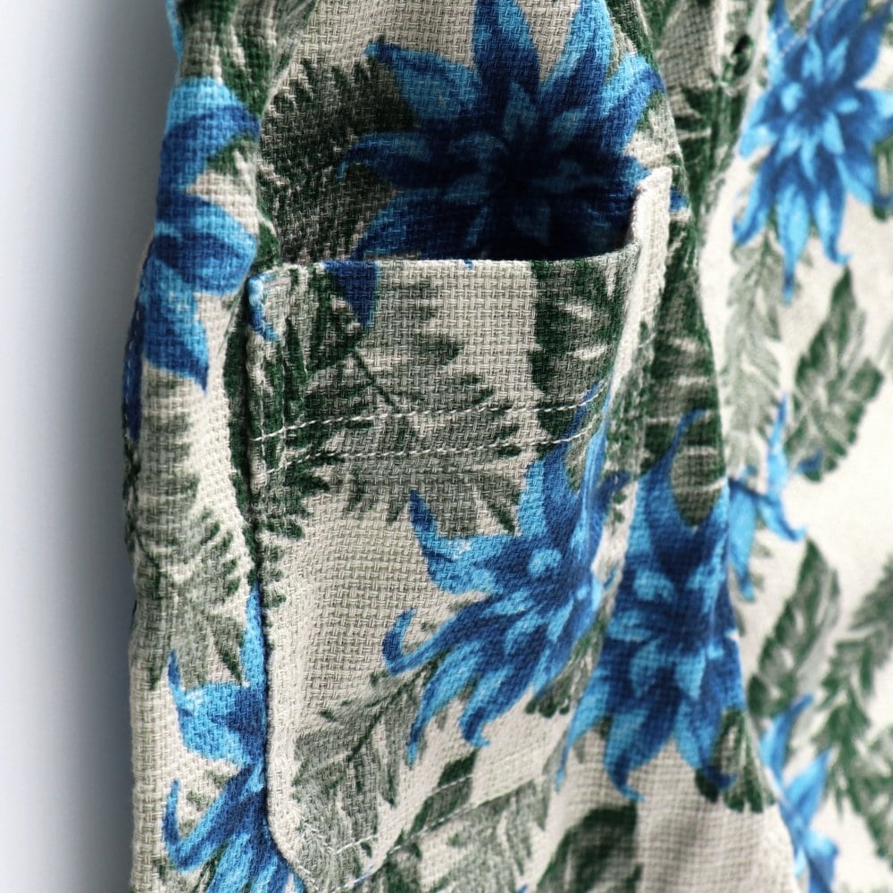 ライトベージュ